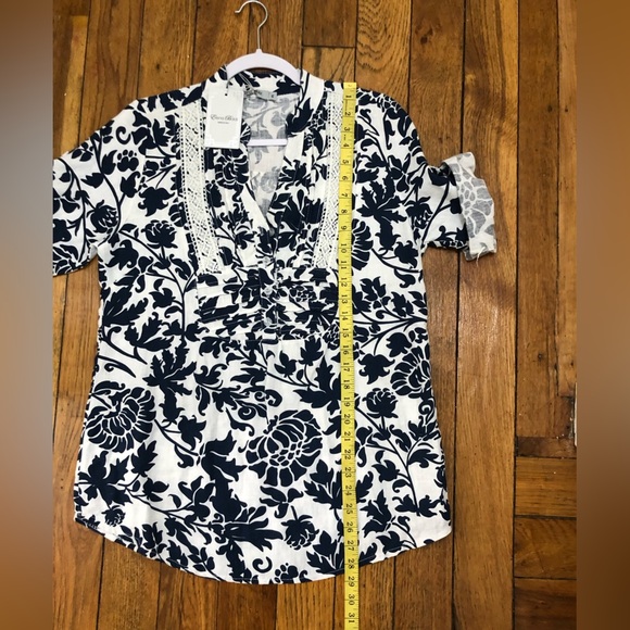 Top - Picture 14 of 16